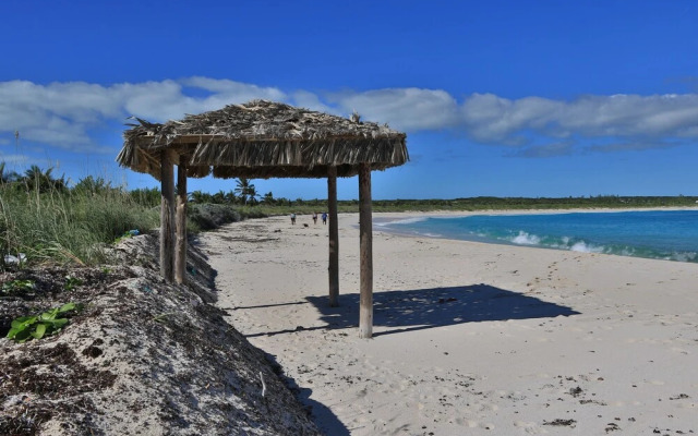 The Sandpiper Inn & Cottages