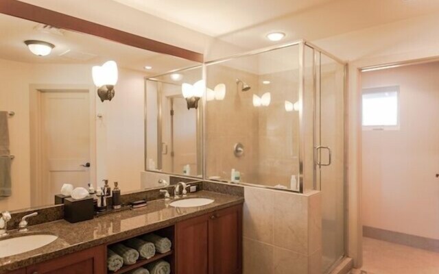 Halii Kai 9g 3 Bedroom Condo by RedAwning