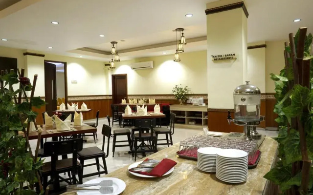 Red Chilies Hotel