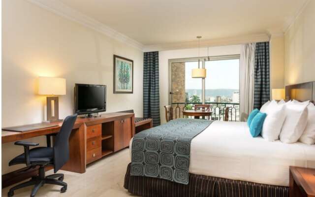 Hotel Tiburon