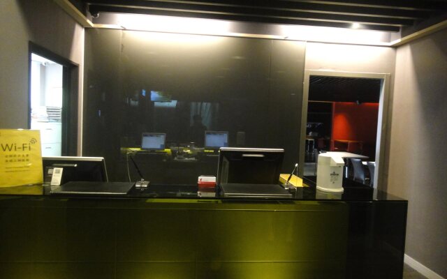 CHECK inn Taipei Xinyi