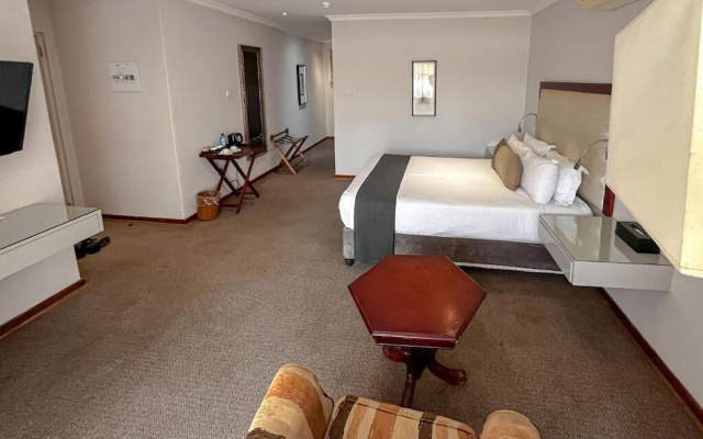 Golden Crystal Hotel