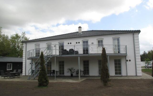 White House Hotel Apartments