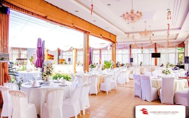 Nanjing Restaurant & Motel