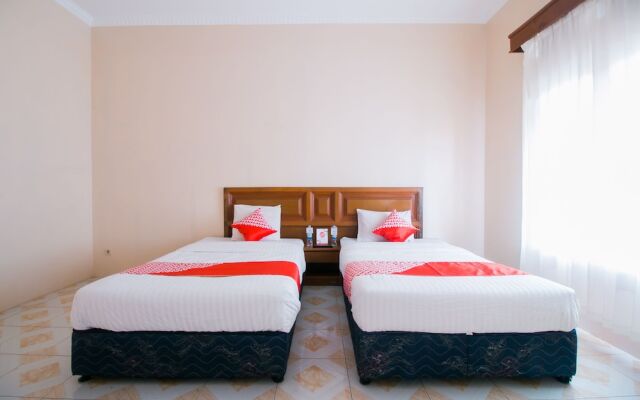 Edotel Smkn 1 Pacet by OYO Rooms