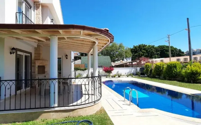 Beautiful 4-bed Villa Beril With Private Pool