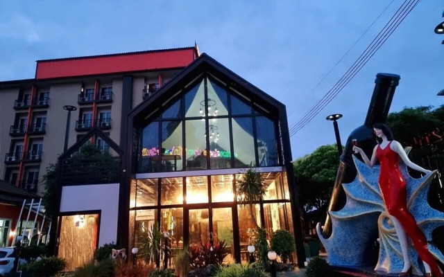 Grand Pruksa Siri Apartment