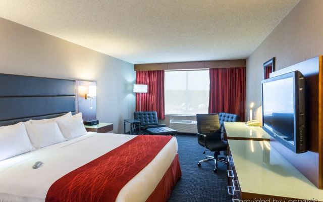 Radisson Hotel & Suites Fort McMurray
