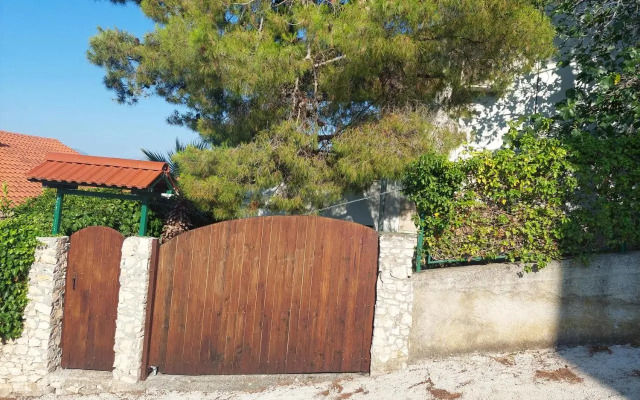 Peaceful & cozy Rest House, 80m from beach