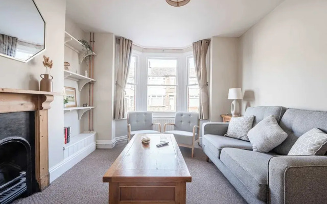 Host Stay Sherrington Road Abode