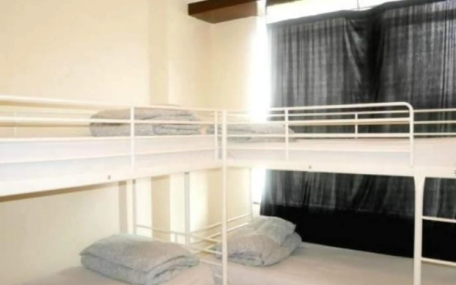 Kensal Green Backpackers 1