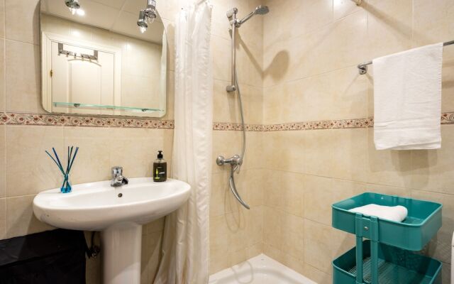 Beachside Apartment with Garden Ref 89