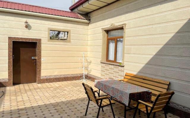 Chinara Guest House Airport