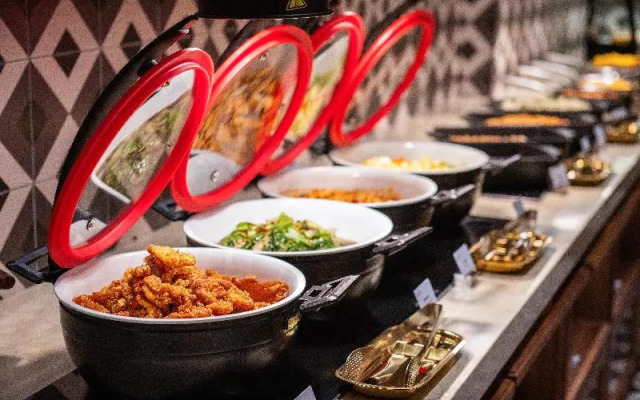 Intercity Hotel Shanghai Xizang South Road