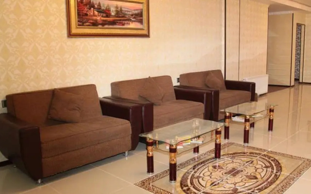 Avand Hotel