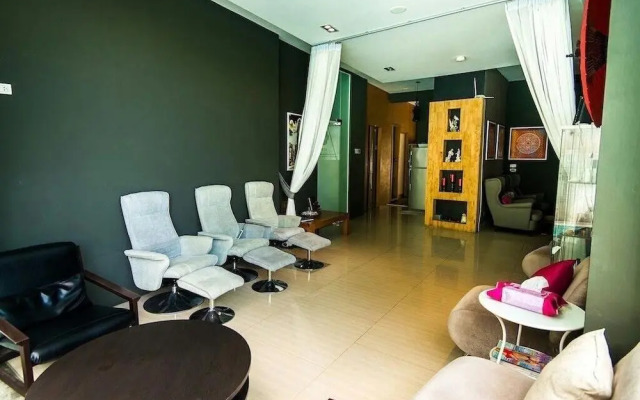 Deluxe apartment at Icon Park Condo