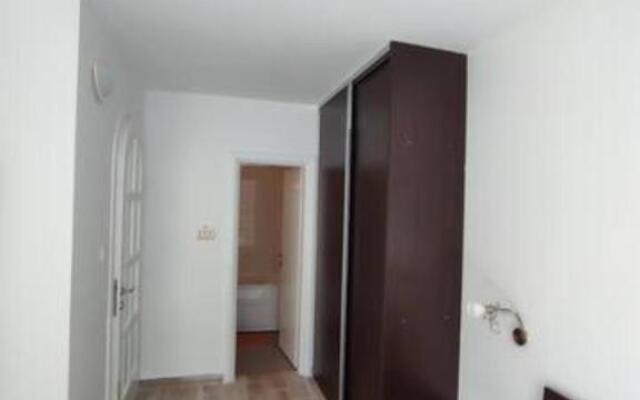 Lovely 2 bedroom apartment with pool! - B3 vista