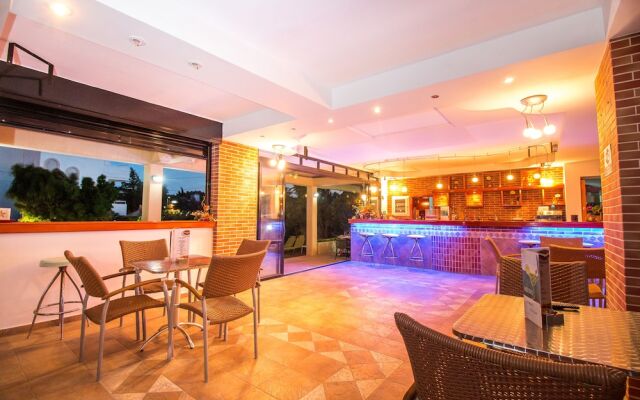 Mikes House Hotel
