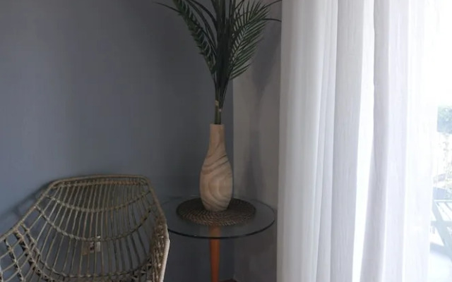 Zennova 82  City Center Apt