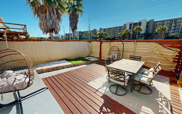 Coastal Comfort 3 Bedroom Townhouse