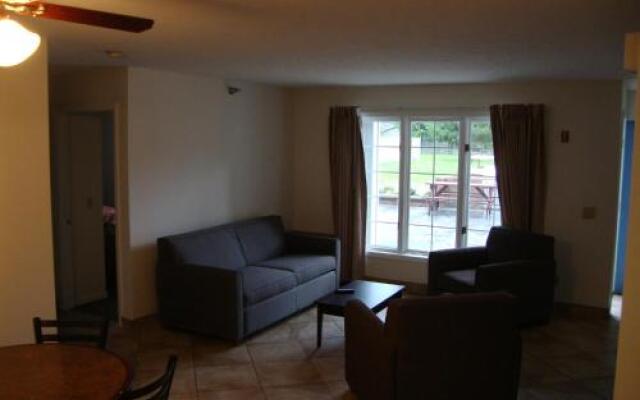 Put-in-Bay Poolview Condo #8