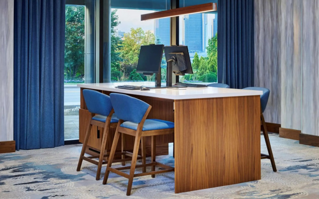 DoubleTree by Hilton Windsor Hotel & Suites