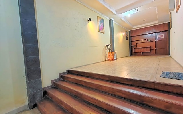 Penginapan Family Raya Lembang by ZUZU