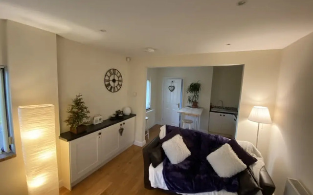 Cosy Stable Conversion Between Sheffield & Leeds