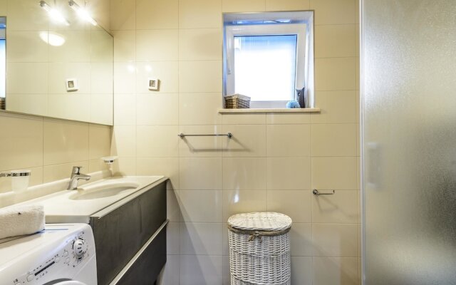 Villa Pave / Six Bedrooms H1