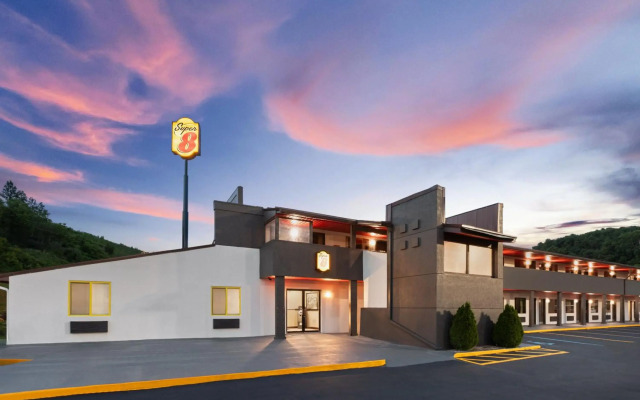 Super 8 by Wyndham Bridgeport/Clarksburg Area