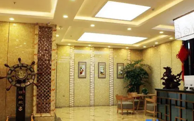Ruiquanju Business Hotel (Qiqihar First Hospital Longsha Park Branch)