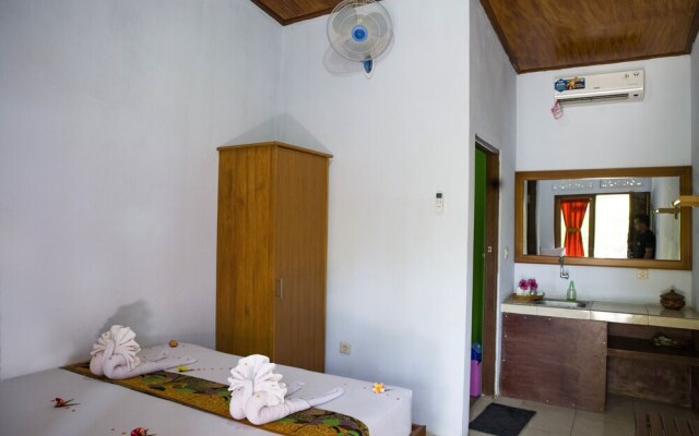 Van Santri Homestay Pemuteran