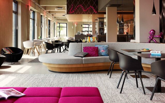 Moxy London Excel