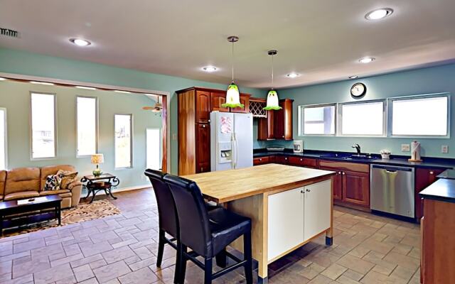 121 12Th Street - Three Bedroom Home