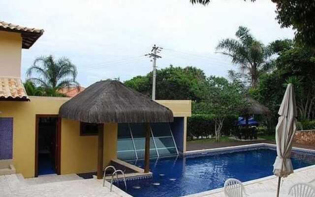 Casa 4 suites a 200m da Rua das Pedras