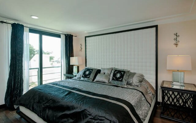 Lotus-7 by Playa District