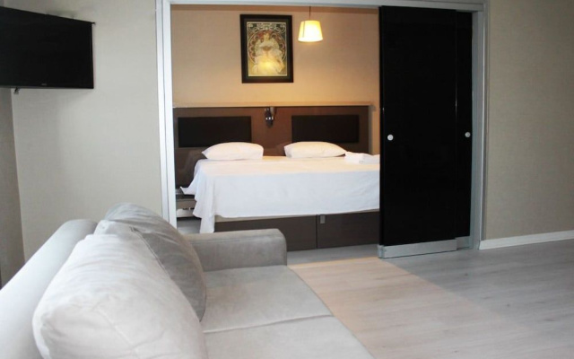 Maidos Hotel & Suites