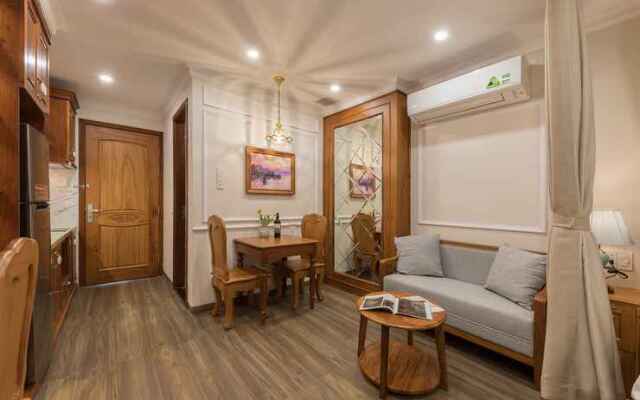 Woody House Boutique