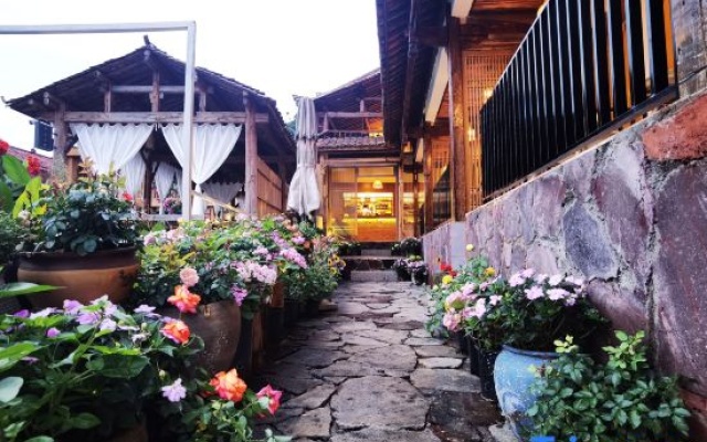Puzhehei Xianrenju Lake View Homestay – Outside – Qiubei