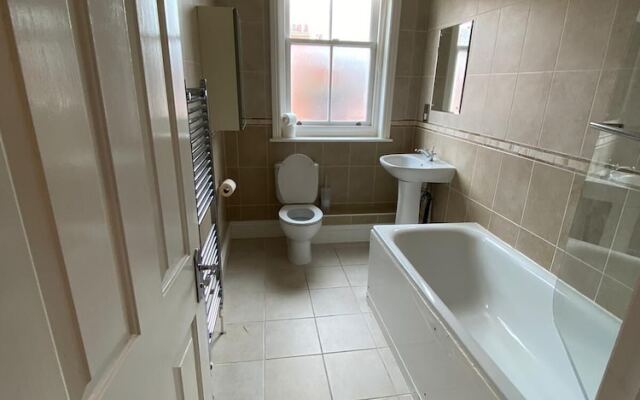 Central Location - 2 Bedroom Apartment