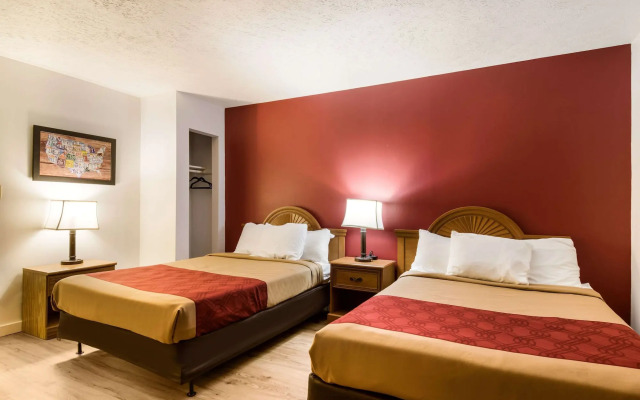 Econo Lodge Inn & Suites Lake Harmony - Pocono Mountains Area