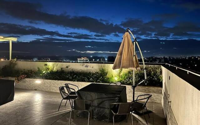 Lux Suites Perry West Luxurios Apartment