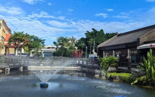 Chengdu Star Flower Garden Hotel (University Games Sports Center)