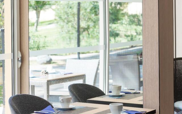 Opéralia Hôtel Les Pins