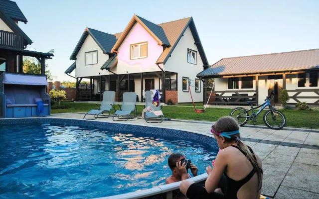 Holiday Homes With Swimming Pool and Jacuzzi Rewal