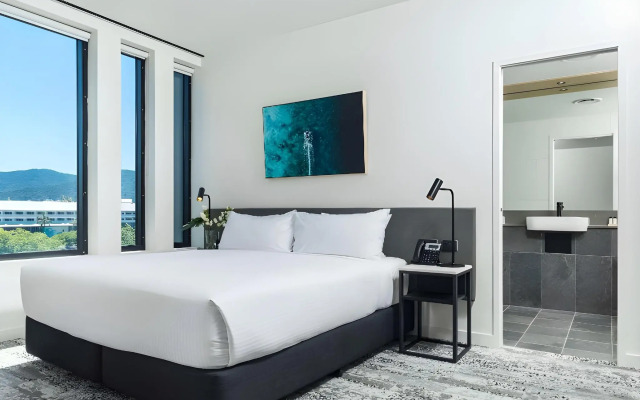 Oaks Cairns Hotel