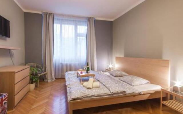 Modern Central Apartment Dlouhá