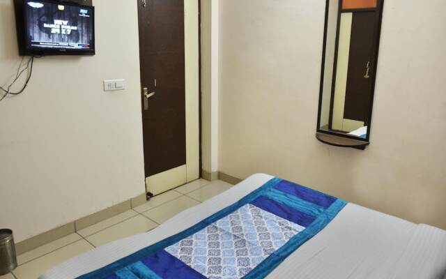 Motel Divine by OYO Rooms