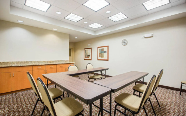 Candlewood Suites Pittsburgh Cranberry by IHG