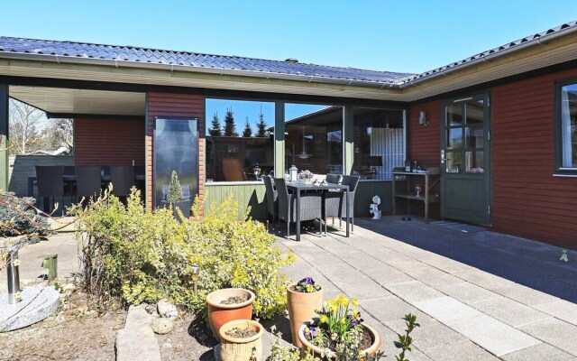 Vintage Holiday Home in Jutland Near the Sea